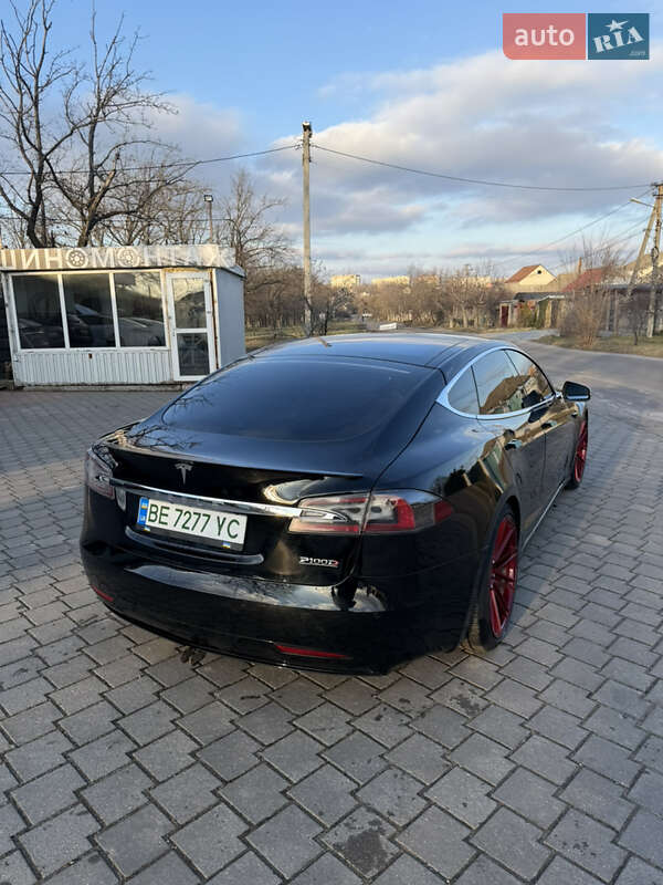Лифтбек Tesla Model S 2018 в Николаеве