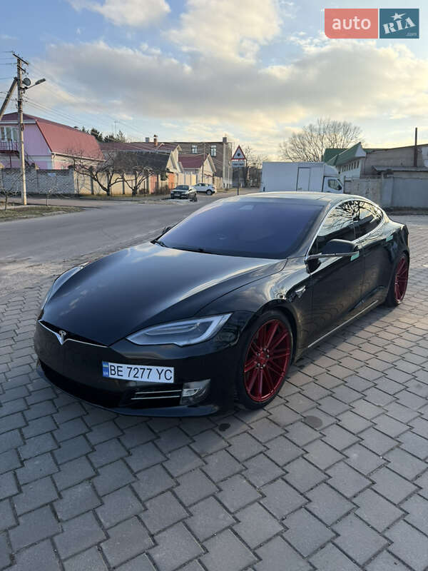 Лифтбек Tesla Model S 2018 в Николаеве