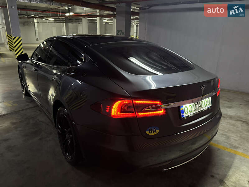 Лифтбек Tesla Model S 2015 в Одессе