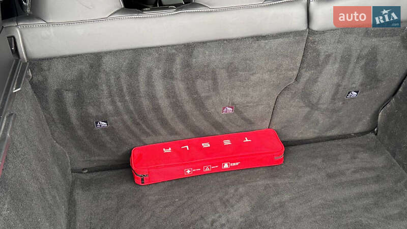 Лифтбек Tesla Model S 2017 в Трускавце фото 118 Лифтбек Tesla Model S 2017 в Трускавце