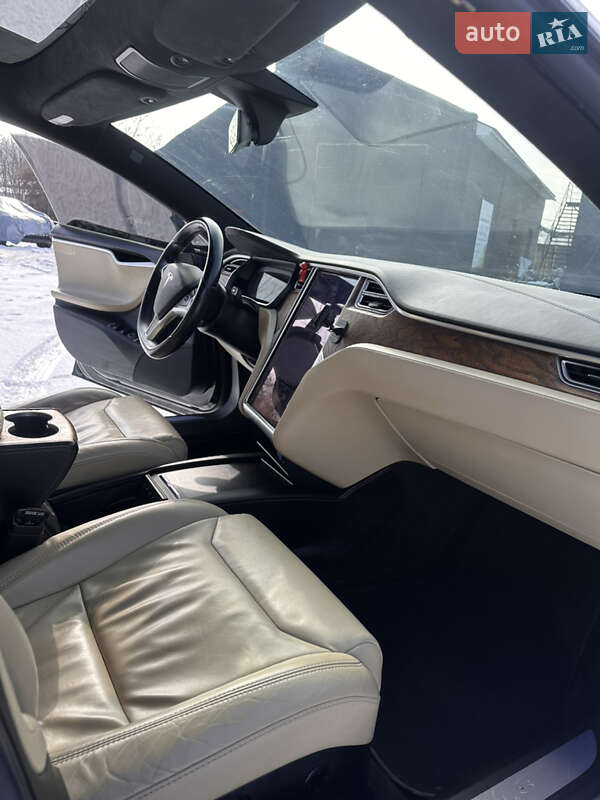 Лифтбек Tesla Model S 2017 в Черновцах фото 14 Лифтбек Tesla Model S 2017 в Черновцах
