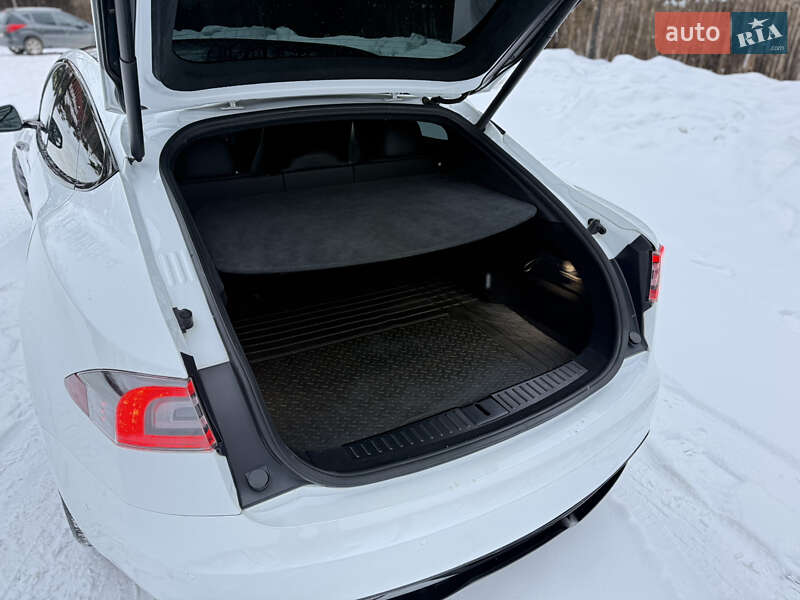 Ліфтбек Tesla Model S 2021 в Львові фото 13 Ліфтбек Tesla Model S 2021 в Львові