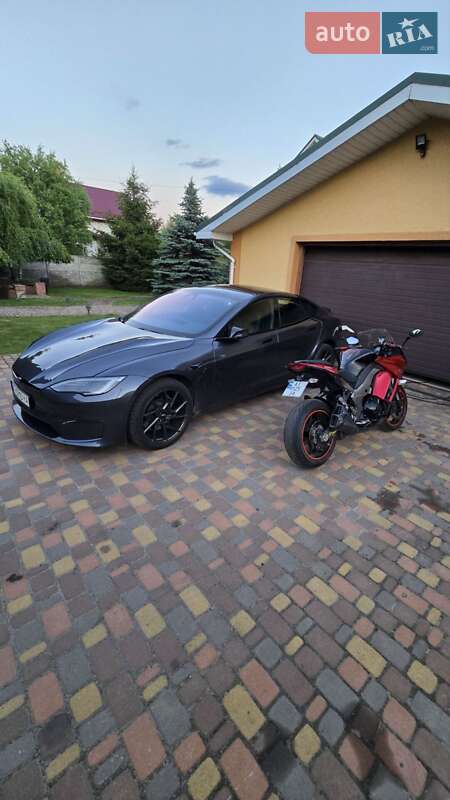 Лифтбек Tesla Model S 2021 в Киеве