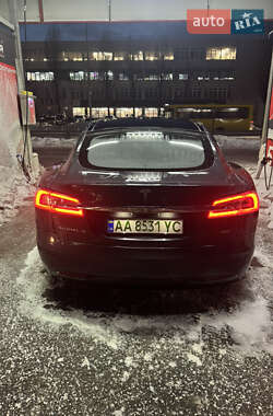 Лифтбек Tesla Model S 2017 в Киеве
