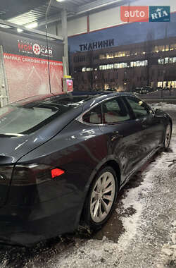 Лифтбек Tesla Model S 2017 в Киеве