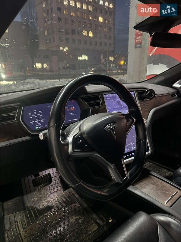Лифтбек Tesla Model S 2017 в Киеве