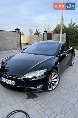 Лифтбек Tesla Model S 2015 в Луцке