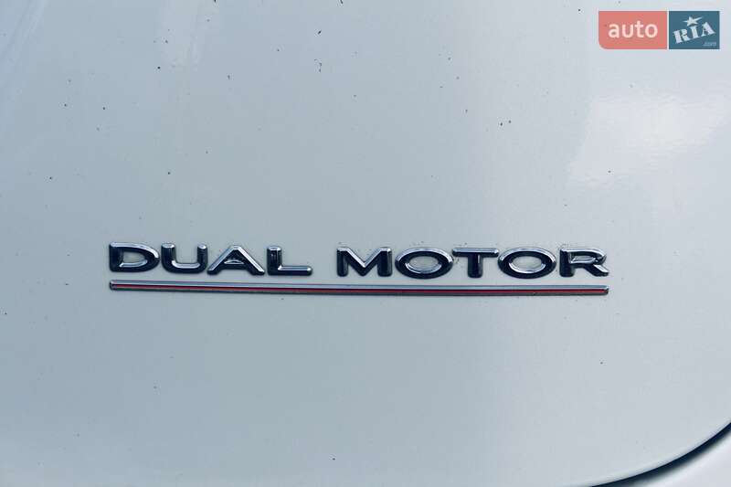 Ліфтбек Tesla Model S 2019 в Києві