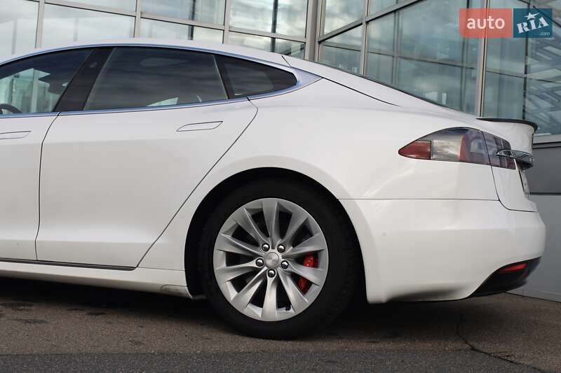 Ліфтбек Tesla Model S 2019 в Києві