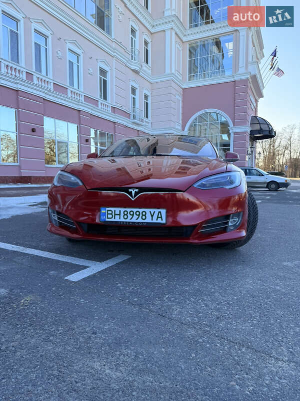 Ліфтбек Tesla Model S 2018 в Одесі