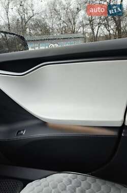 Лифтбек Tesla Model S 2019 в Сумах