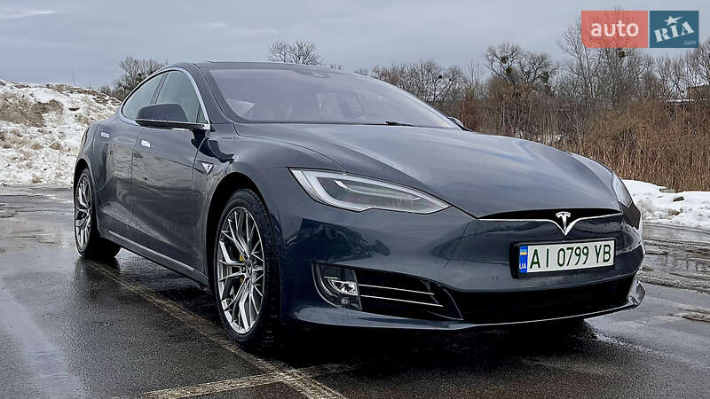 Ліфтбек Tesla Model S 2016 в Бучі