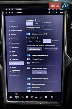 Лифтбек Tesla Model S 2016 в Львове