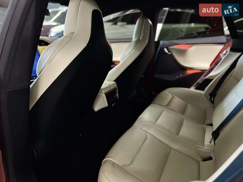 Лифтбек Tesla Model S 2019 в Николаеве фото 19 Лифтбек Tesla Model S 2019 в Николаеве