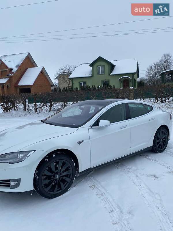 Лифтбек Tesla Model S 2013 в Ивано-Франковске