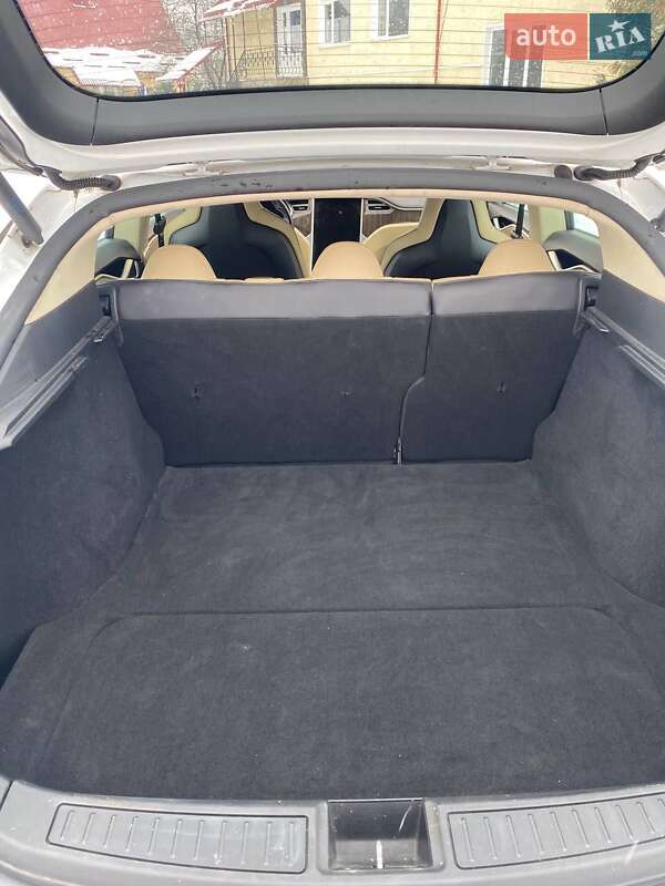 Лифтбек Tesla Model S 2013 в Ивано-Франковске