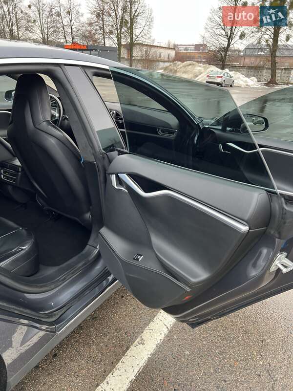 Лифтбек Tesla Model S 2014 в Ровно