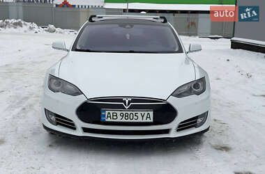 Лифтбек Tesla Model S 2015 в Виннице