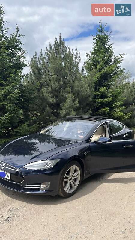 Лифтбек Tesla Model S 2014 в Одессе