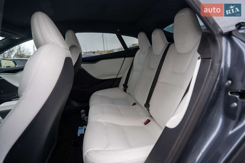 Ліфтбек Tesla Model S 2020 в Києві