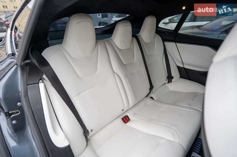 Ліфтбек Tesla Model S 2020 в Києві