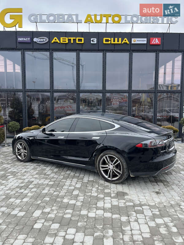 Лифтбек Tesla Model S 2014 в Львове