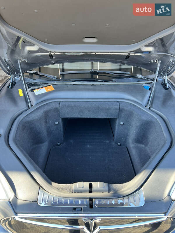Лифтбек Tesla Model S 2013 в Ужгороде