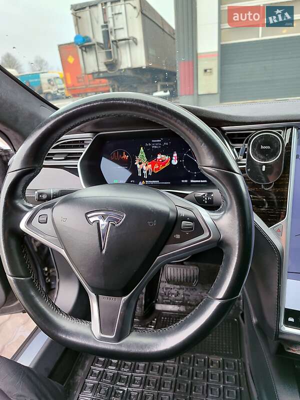 Ліфтбек Tesla Model S 2016 в Сарнах