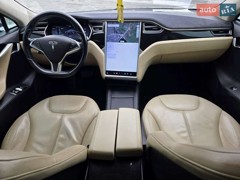 Лифтбек Tesla Model S 2014 в Тернополе