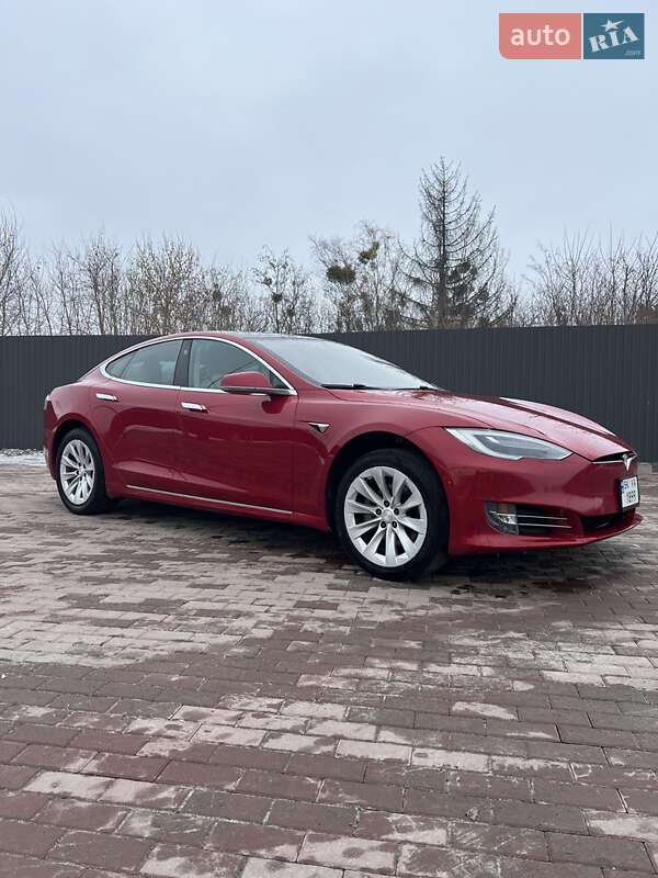 Tesla Model S 2018