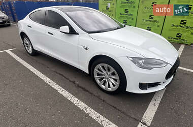 Лифтбек Tesla Model S 2015 в Киеве