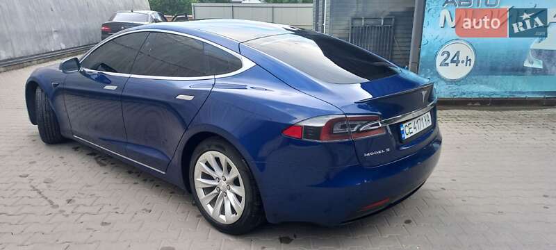 Ліфтбек Tesla Model S 2017 в Косові