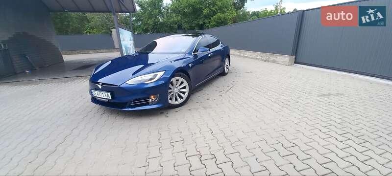 Ліфтбек Tesla Model S 2017 в Косові