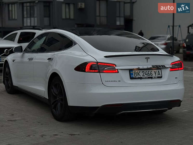 Ліфтбек Tesla Model S 2013 в Львові фото 5 Ліфтбек Tesla Model S 2013 в Львові