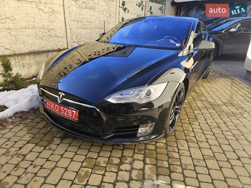 Tesla Model S 2014