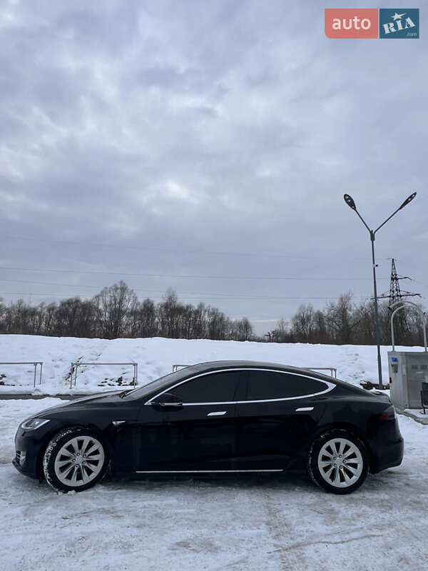 Ліфтбек Tesla Model S 2015 в Івано-Франківську