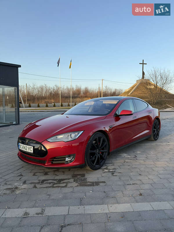 Ліфтбек Tesla Model S 2014 в Львові