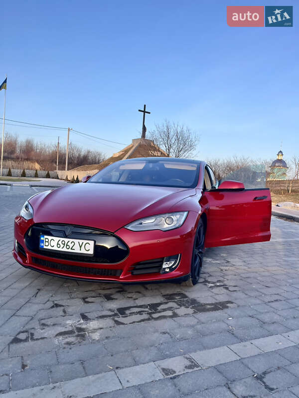 Ліфтбек Tesla Model S 2014 в Львові