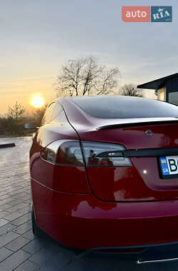 Лифтбек Tesla Model S 2014 в Львове