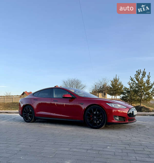 Ліфтбек Tesla Model S 2014 в Львові