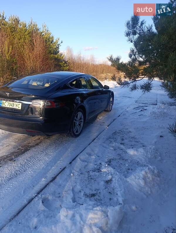 Ліфтбек Tesla Model S 2013 в Львові