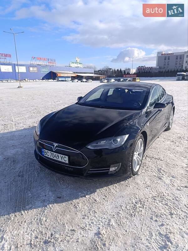 Ліфтбек Tesla Model S 2013 в Львові