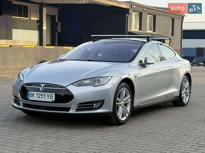 Лифтбек Tesla Model S 2014 в Ровно