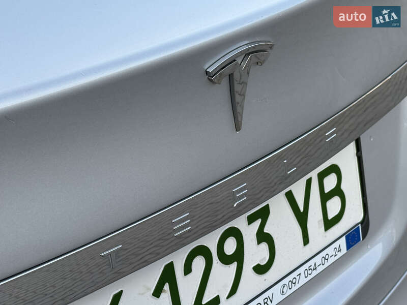 Лифтбек Tesla Model S 2014 в Ровно