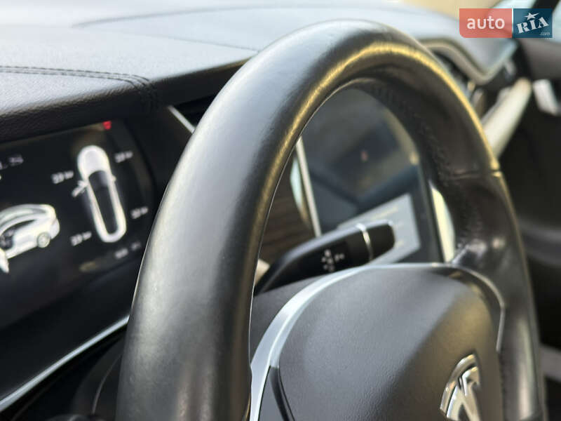 Лифтбек Tesla Model S 2014 в Ровно