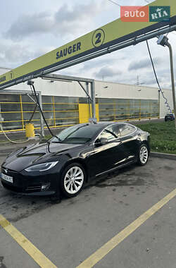 Лифтбек Tesla Model S 2018 в Львове