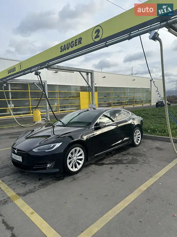 Tesla Model S 2018 VIN 5YJSA7E22JF235382 фото оголошення 3 з 28