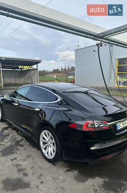Лифтбек Tesla Model S 2018 в Львове