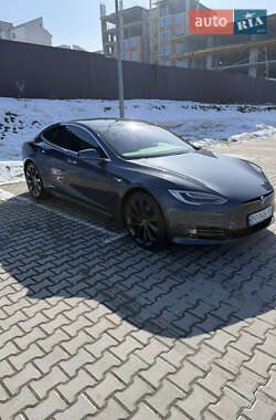 Ліфтбек Tesla Model S 2019 в Тернополі