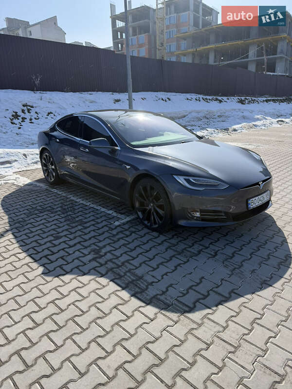 Ліфтбек Tesla Model S 2019 в Тернополі